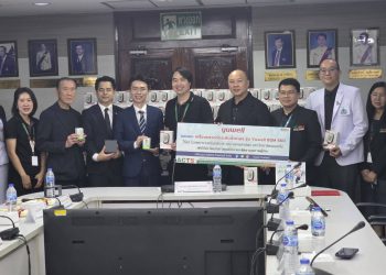 โรงพยาบาลศรีนครินทร์ รับมอบเครื่องวัดระดับน้ำตาลในเลือด 300 เครื่อง ยกระดับการดูแลผู้ป่วยเบาหวาน